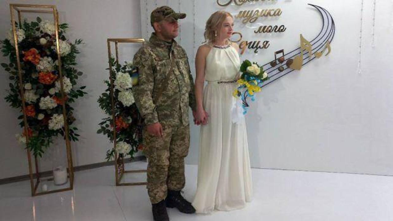 Ele geçirilen Rus zırhlısı, Ukraynalı çifte düğün arabası oldu