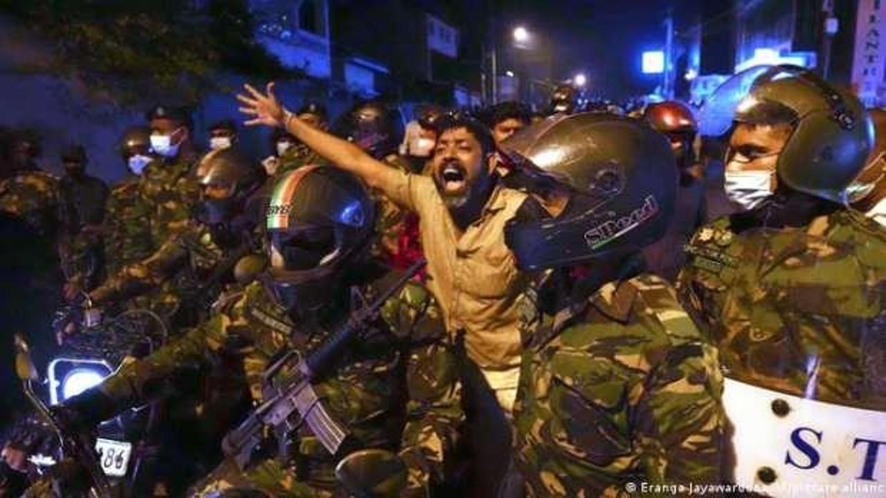 Sri Lanka Başbakanı'ndan halka 'protestodan vazgeç' çağrısı