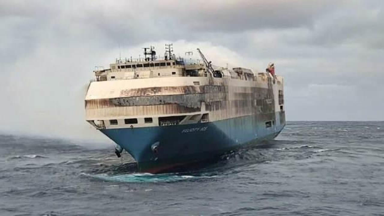 Tunus'ta Türk mürettebatın da bulunduğu gemi battı