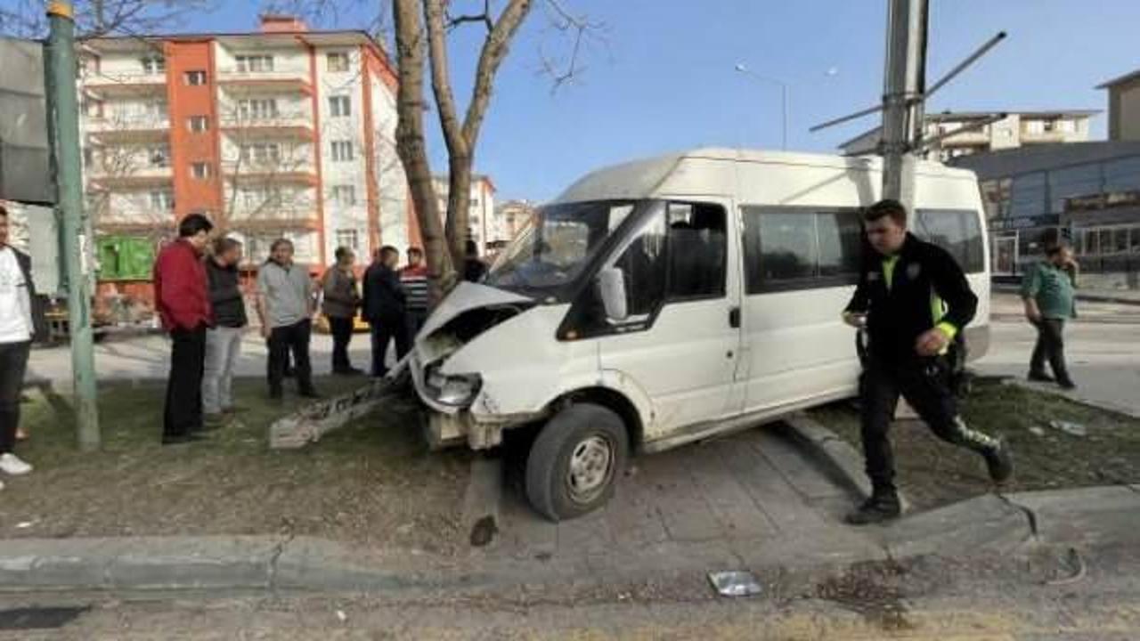Erzurum'da işçi servisi yayalara çarptı: 6 yaralı