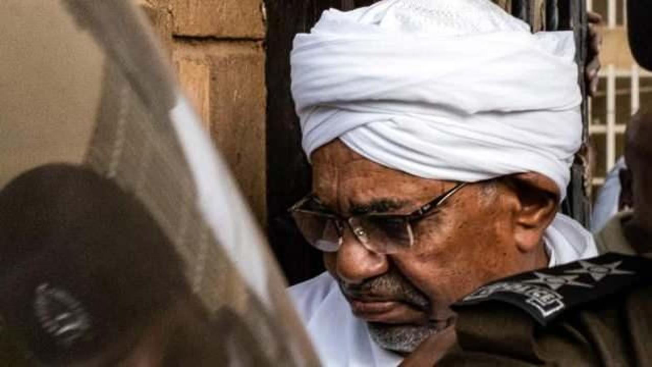 Eski Sudan Cumhurbaşkanı Beşir'in duruşması 26 Nisan'a ertelendi