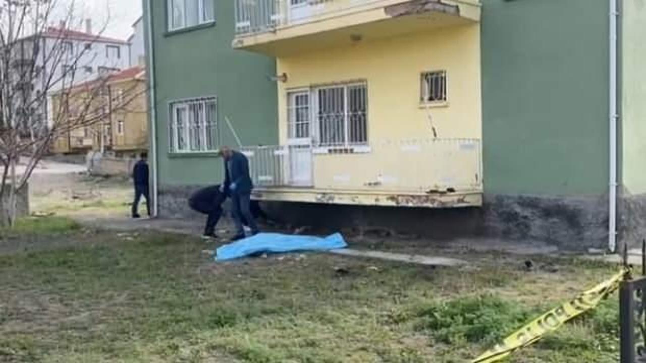 Kırşehir&rsquo;de ş&uuml;pheli &ouml;l&uuml;m! İki katlı binanın bah&ccedil;esinde bulundu