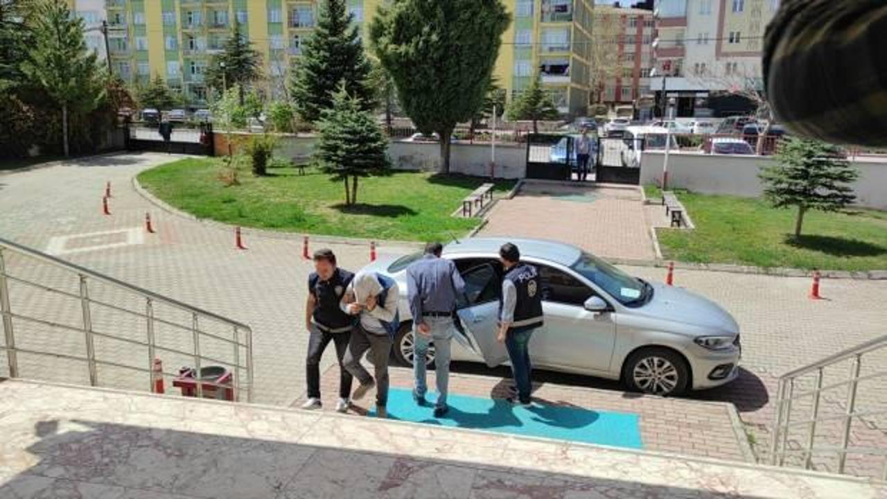 Konya'da uyuşturucu tacirleri,  narkotik ekiplerine takıldı