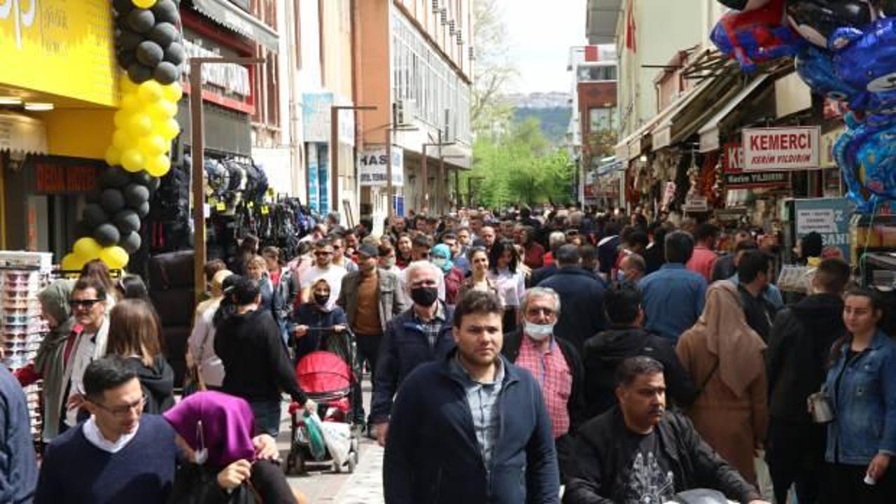Eskişehir&rsquo;de arife g&uuml;n&uuml; kalabalığı