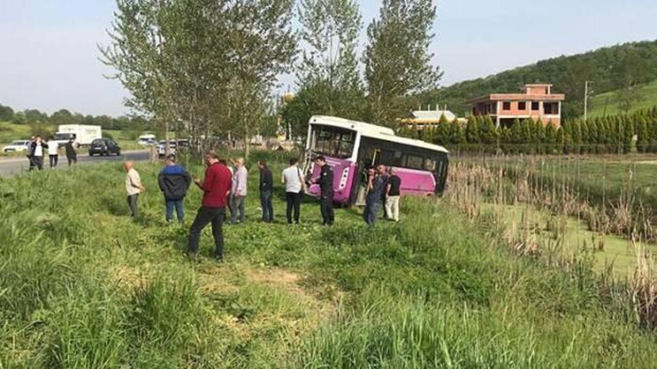 Kamyon, özel halk otobüsüne çarptı: 9 yaralı