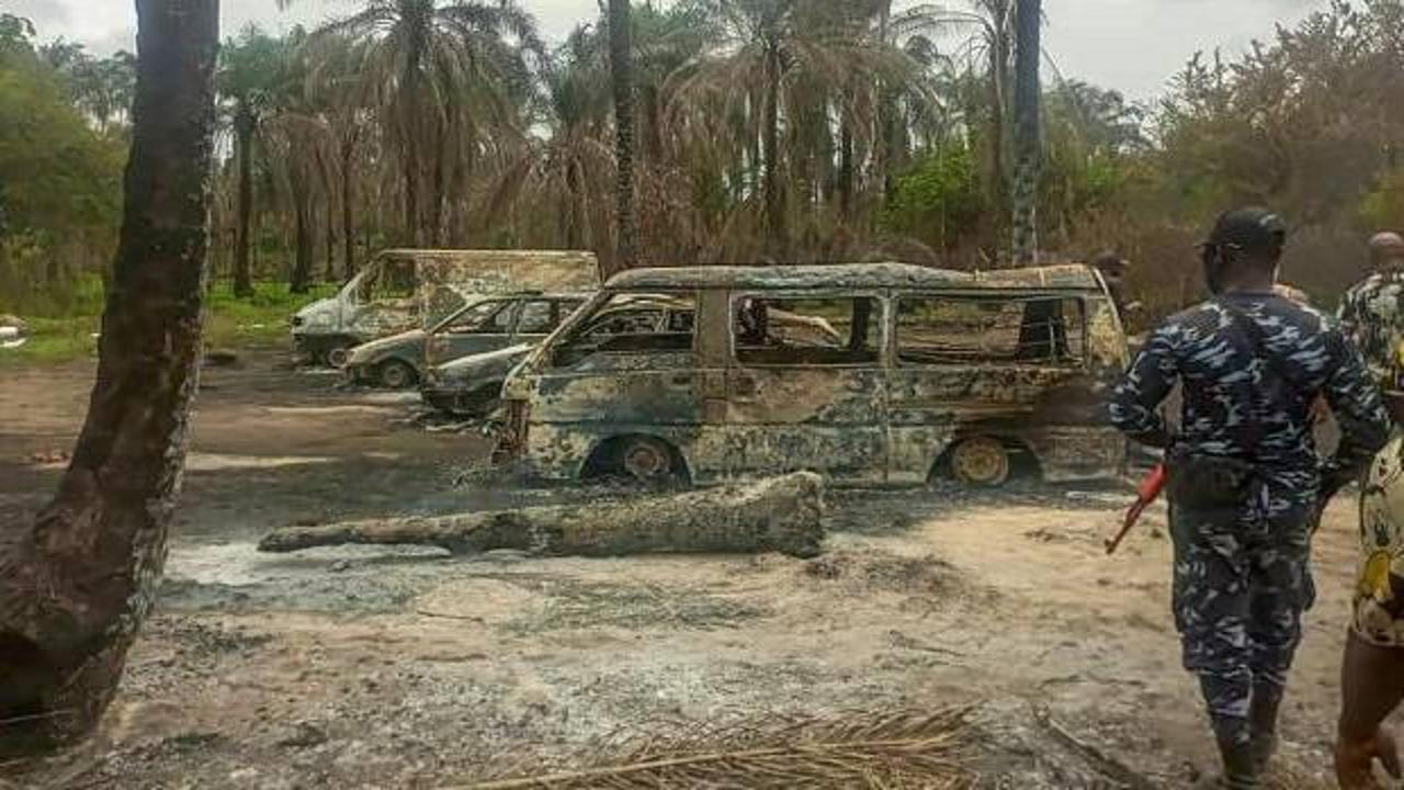 Nijerya'daki rafineri patlamasında ölenler toplu mezara gömülecek