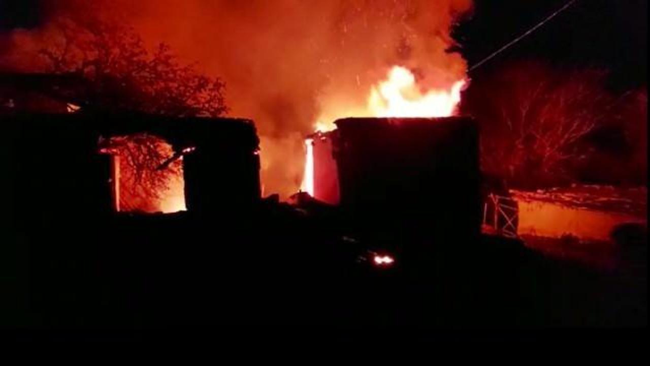 Tunceli'de yangın: Ev ve depo kullanılamaz hale geldi