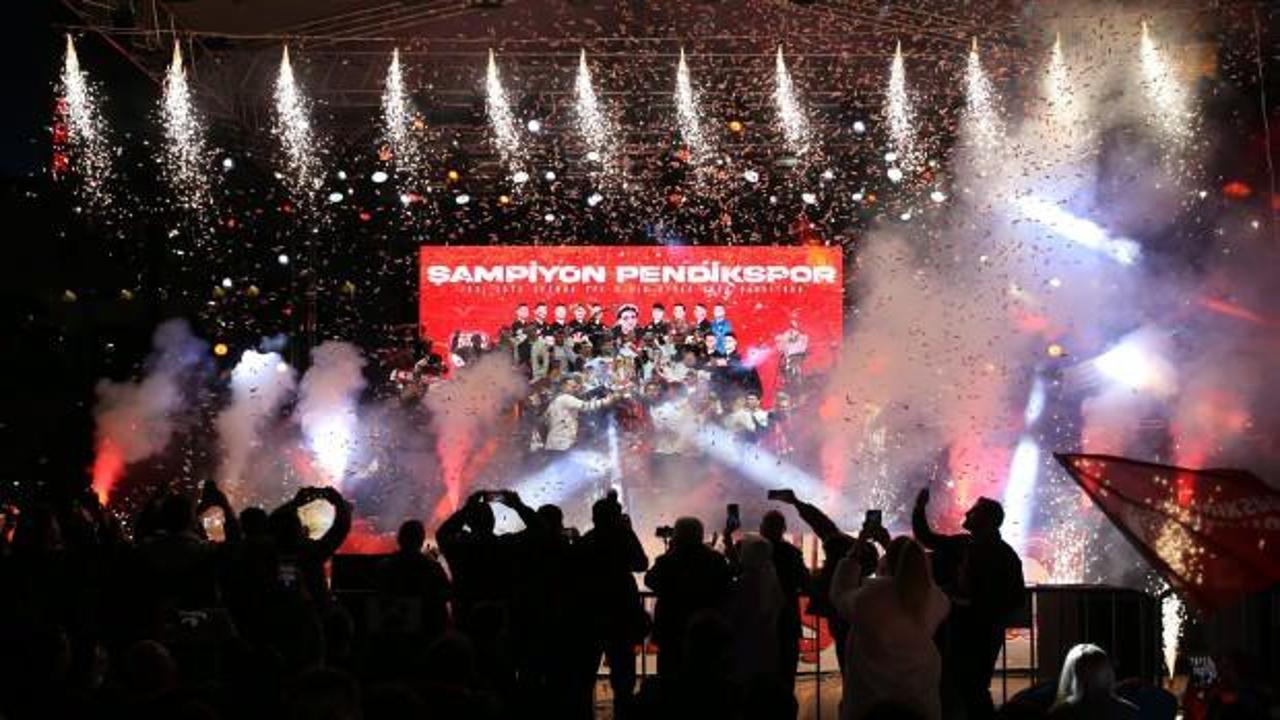 1. Lig'e yükselen Pendikspor'dan coşkulu kutlama