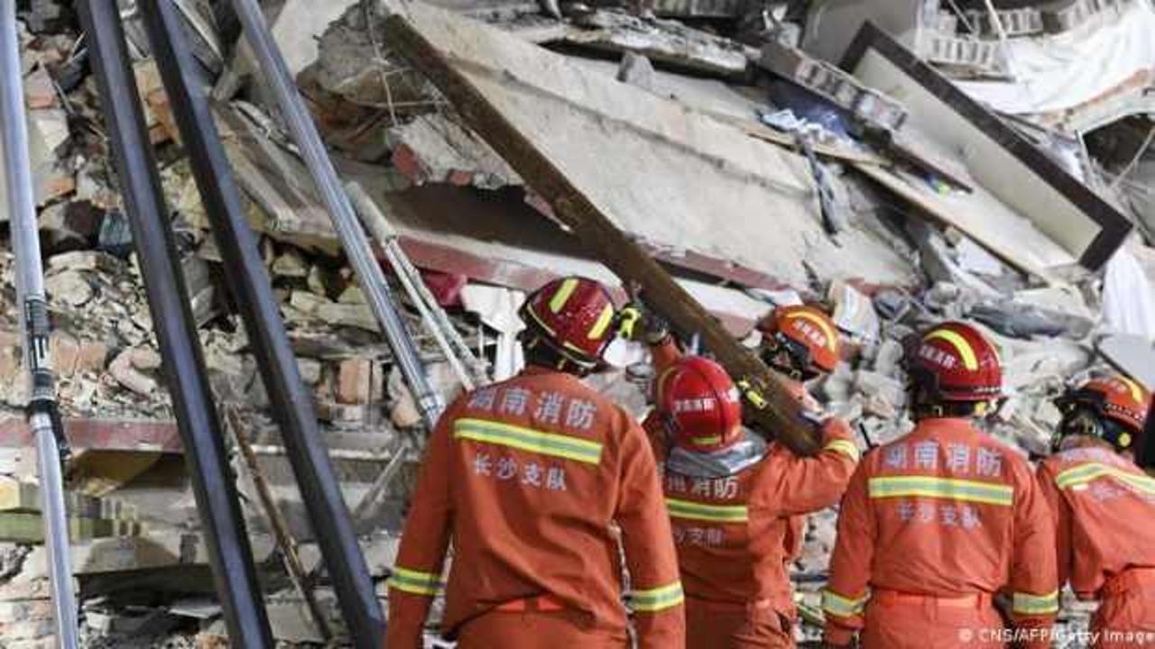 Çin'in Hunan eyaletinde çöken binada ölü sayısı 26 oldu