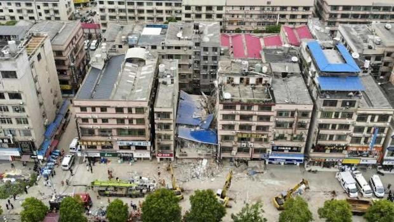 Çin'in Hunan eyaletinde çöken binadan 2 kişi daha kurtarıldı