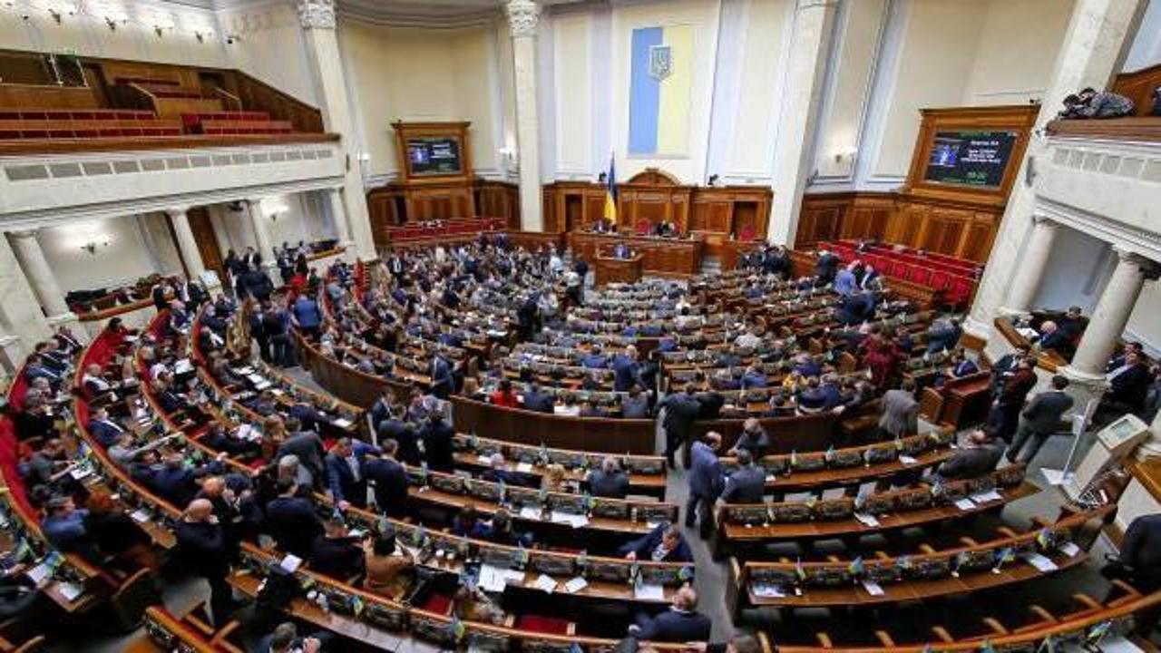 Ukrayna Parlamentosu'ndan Rus yanlısı partilerin yasaklanmasına onay