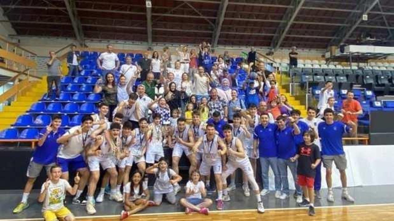 Anadolu Efes, U16 Türkiye Şampiyonu oldu