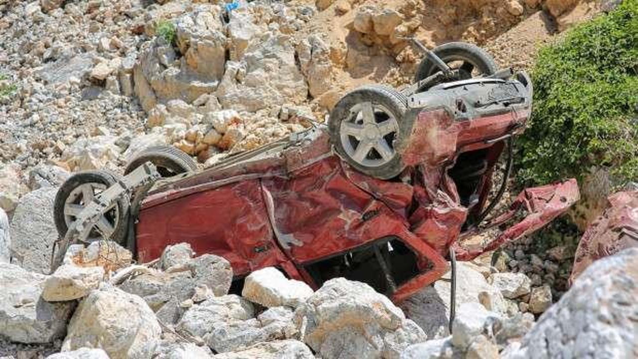 Antalya'da feci kaza: Uçuruma yuvarlanan otomobildeki bir kişi öldü!