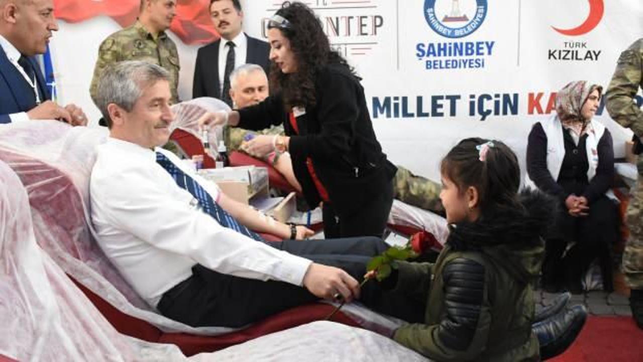 Başkan Tahmazoğlu&rsquo;dan kan bağışında bulunan t&uuml;m bağış&ccedil;ılara spor ayakkabısı