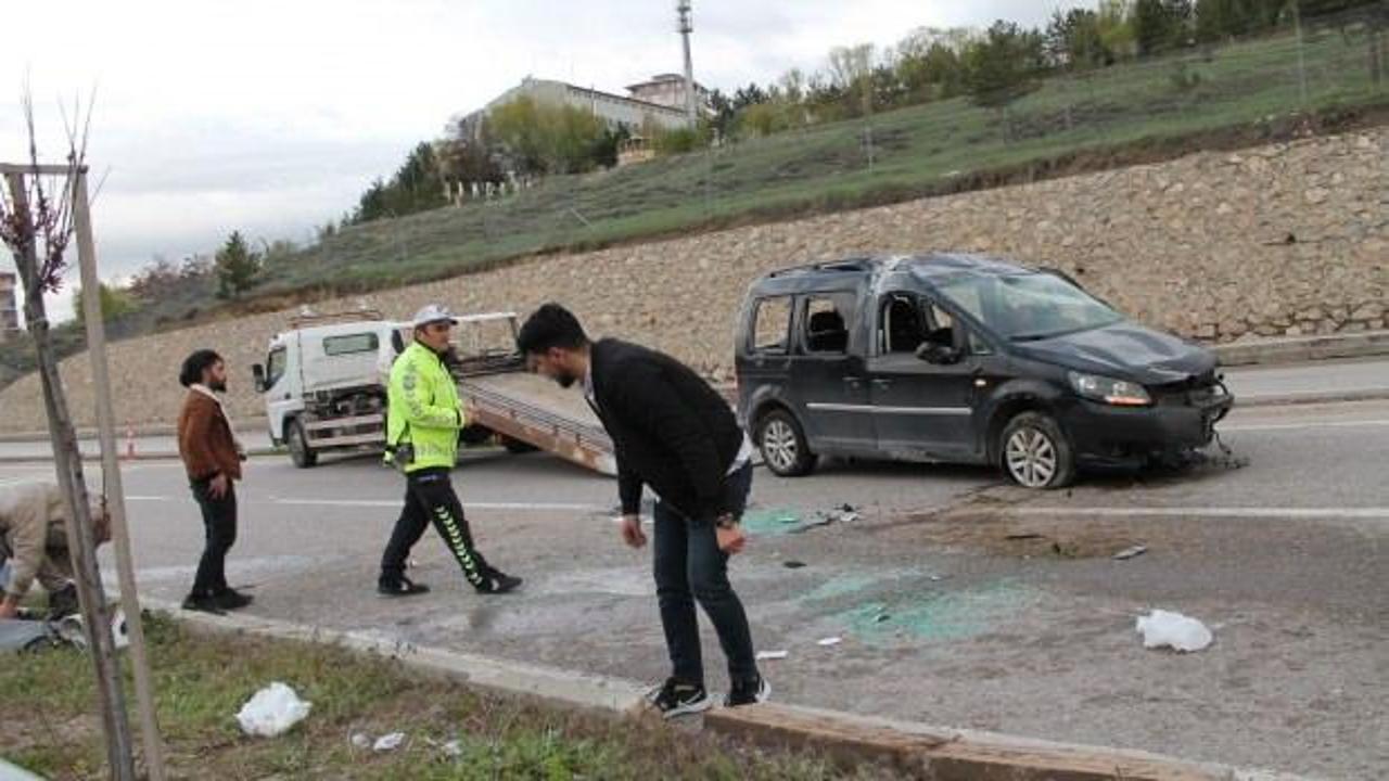 Bayburt&rsquo;ta k&ouml;peğe &ccedil;arpmamak i&ccedil;in kaza yaptı