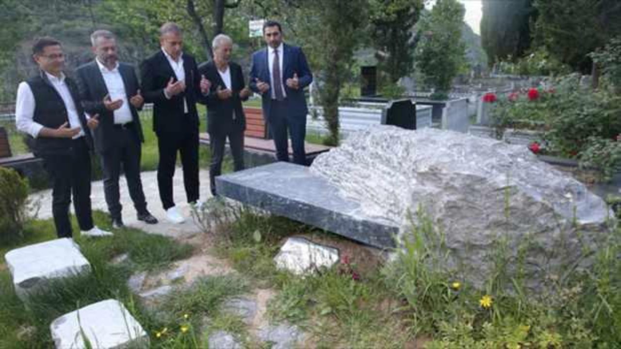 Abdullah Avcı, Özkan Sümer'in mezarını ziyaret etti