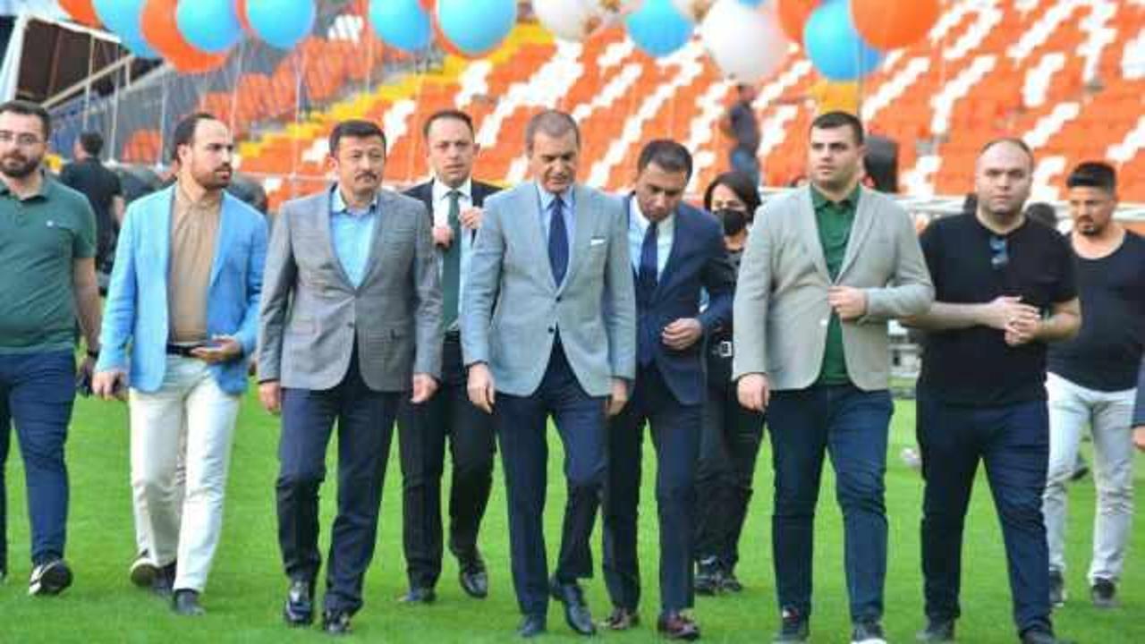 AK Parti'li Çelik, gazeteciler ve sosyal medya fenomenleriyle buluştu