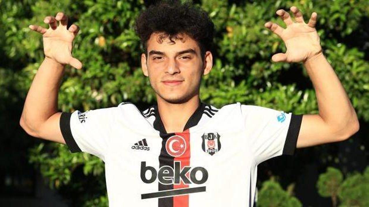 Beşiktaş, Aytuğ Batur Kömeç'le profesyonel sözleşme imzaladı