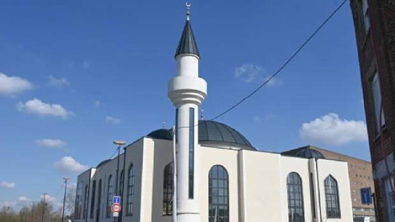 Fransa'da mahkeme kararı: Cami hukuka aykırı kapatıldı