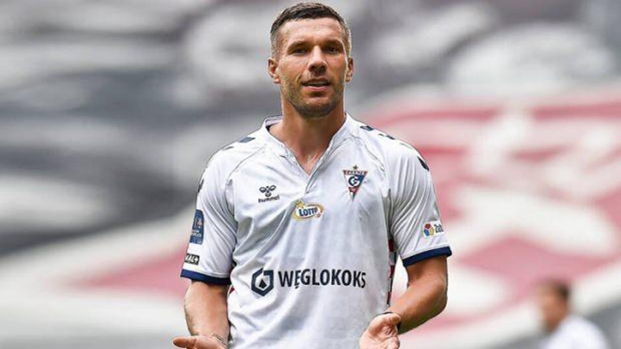 Lukas Podolski'den 1 yıllık imza!