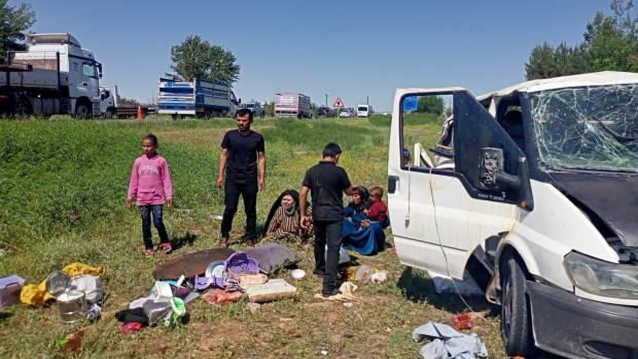 Tarım iş&ccedil;ilerini taşıyan minib&uuml;s kaza yaptı: 5 yaralı