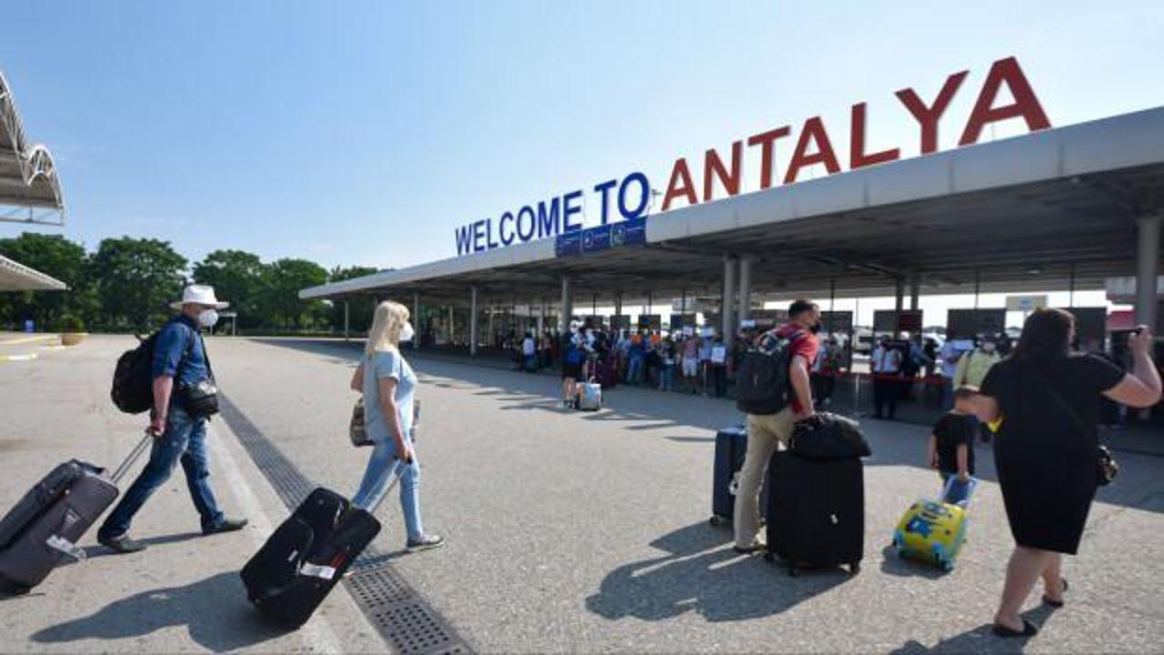 Antalya'ya gelen turist sayısı 2 milyonu aştı