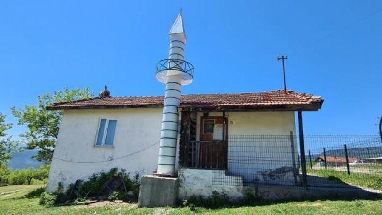 Karabük'teki caminin minaresi atık varillerden yapıldı!
