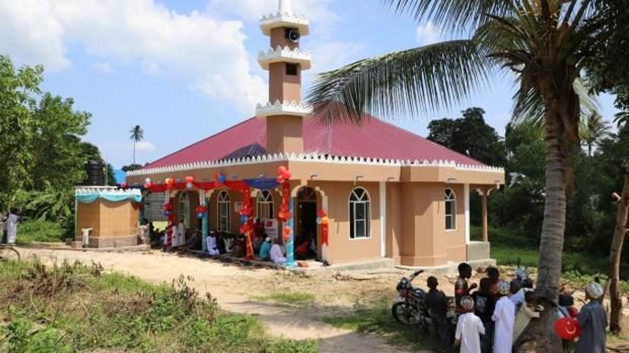 Sadakataşı, Tanzanya'da inşa ettiği iki camiyi hizmete açtı