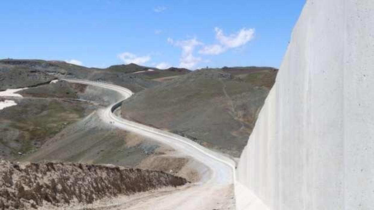 Türkiye-İran sınırında modüler beton duvar çalışmaları devam ediyor