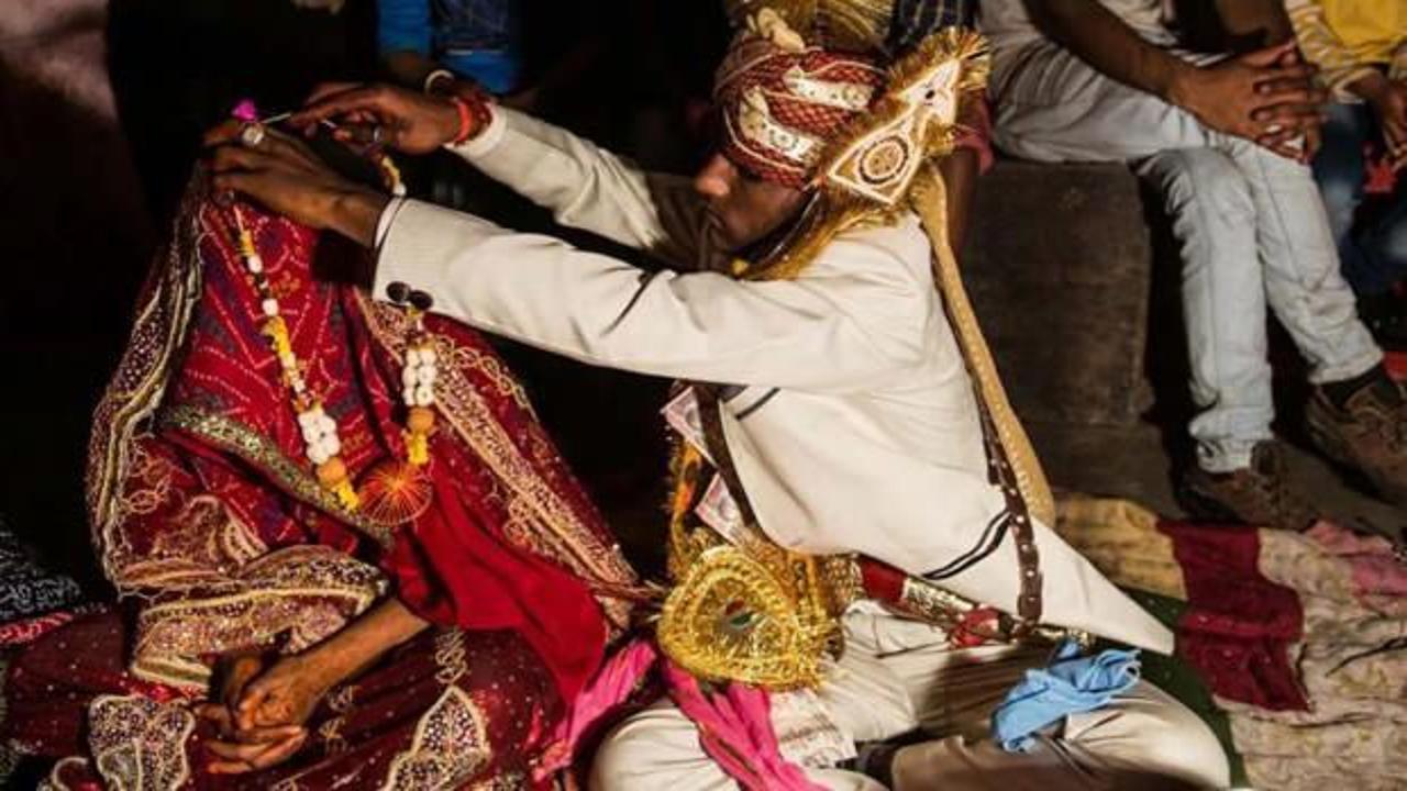 Bangladeşli kadın, evlenmek için Hindistan'a yüzerek geçti
