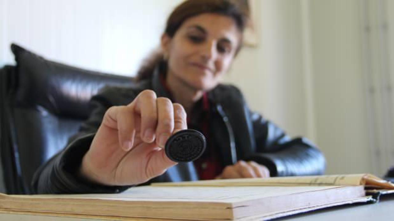 Elazığ&rsquo;da rakipsiz! Kadın muhtar 18 yıldır g&ouml;revinin başında