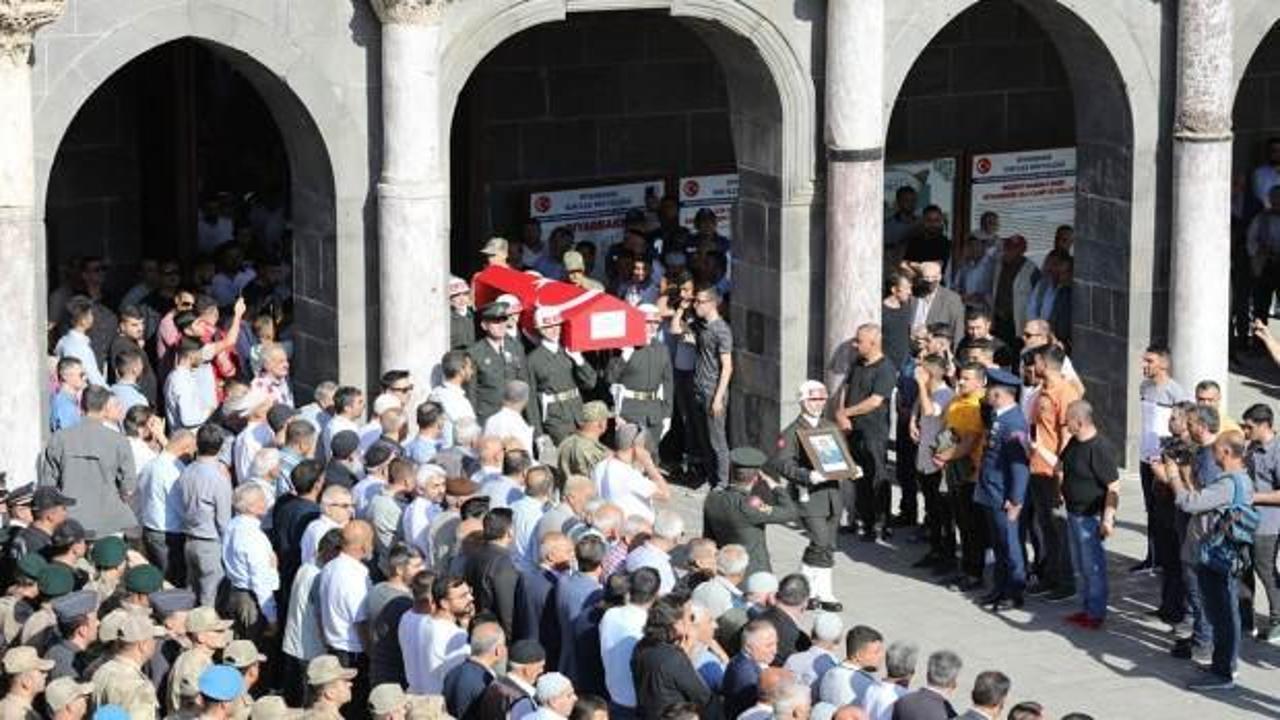 Şehit Uzman &Ccedil;avuş Serttaş i&ccedil;in Diyarbakır'da t&ouml;ren d&uuml;zenlendi
