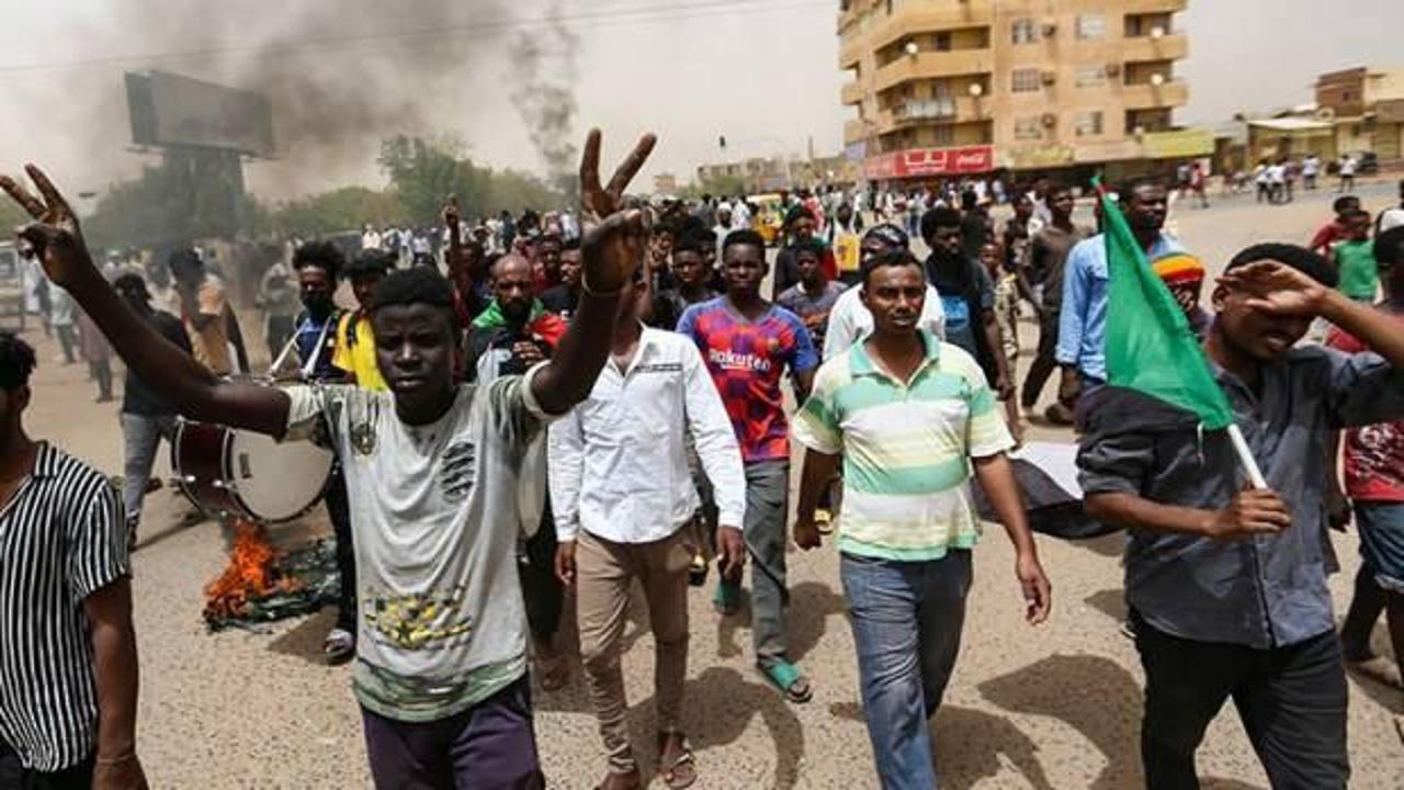 Sudan'da cunta karşıtları yeniden meydanlara indi