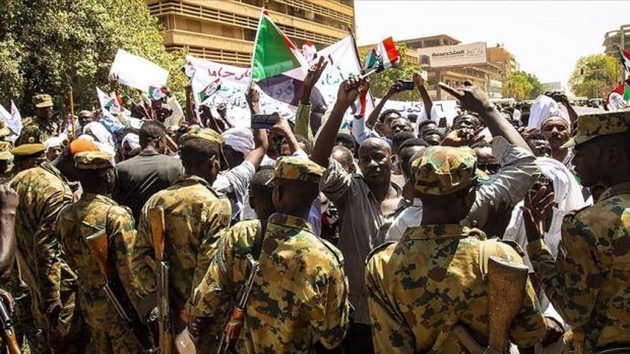 Sudan'da OHAL'in kaldırılmasıyla birlikte 63 siyasi tutuklu serbest bırakıldı