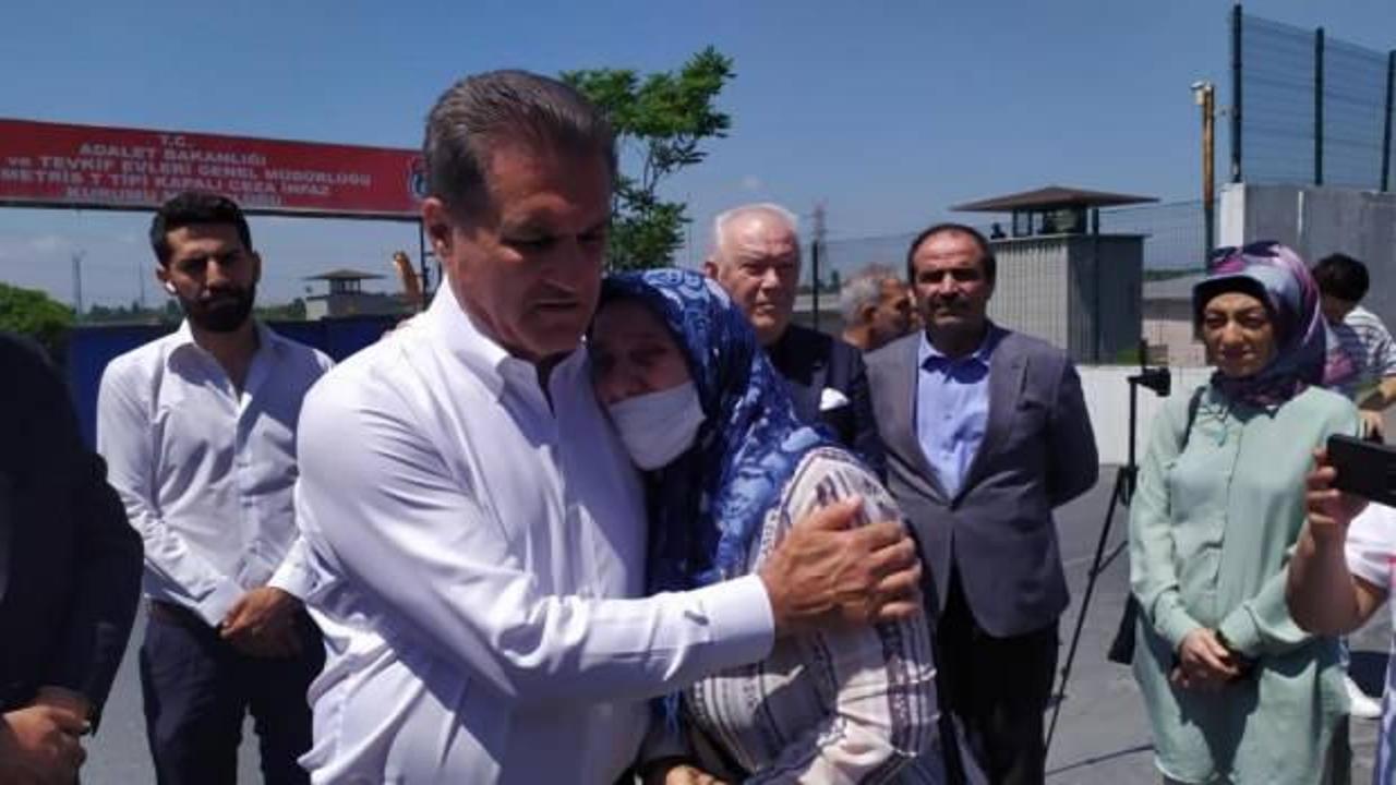 TDP lideri Sarıgül'den, Metris cezaevi önünde af çağrısı