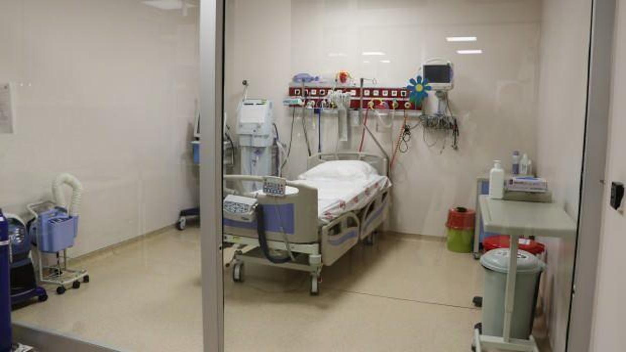 Türkiye'nin ilk karantina ve pandemi hastanesinde Covid-19 alanları kapatıldı