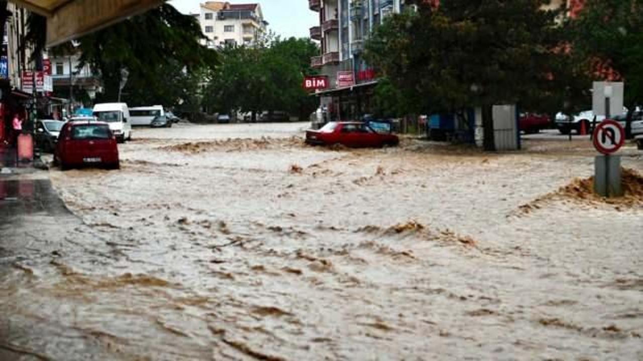 Ankara'daki sel dolayısı ile AFAD'a ihbar yağıyor