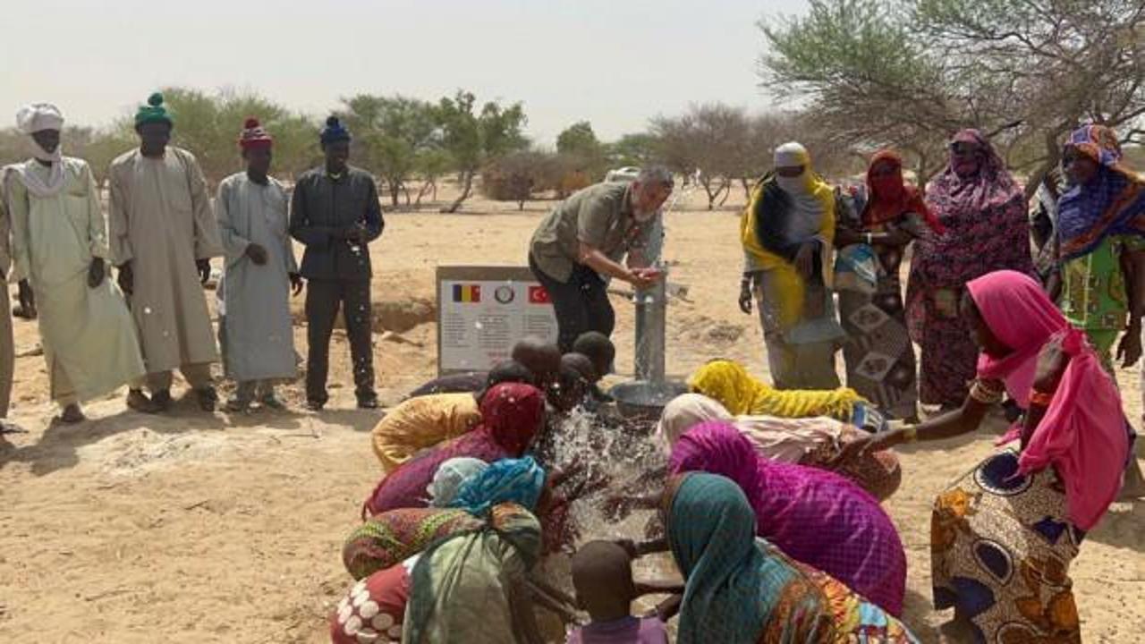 Çad'a 14 su kuyusu açıldı, minik yürekler suya kavuştu