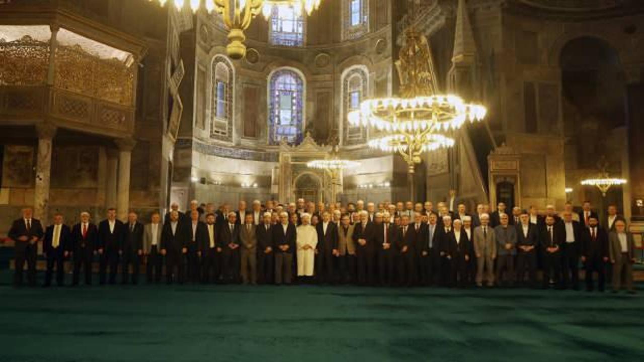 Diyanet İşleri Başkanı Erbaş 81 ilin müftüsüyle Ayasofya-i Kebir Camii'nde namaz kıldı