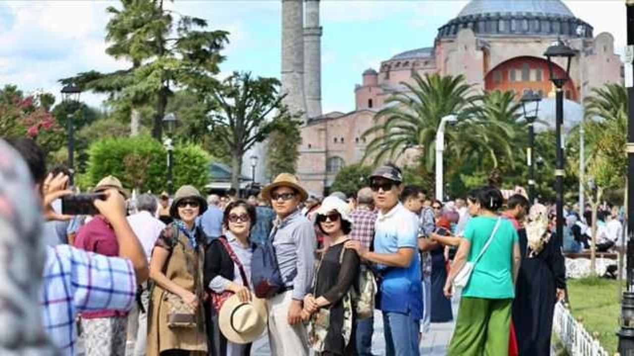 İstanbul&rsquo;a d&uuml;nyanın d&ouml;rt bir yanından turist akıyor
