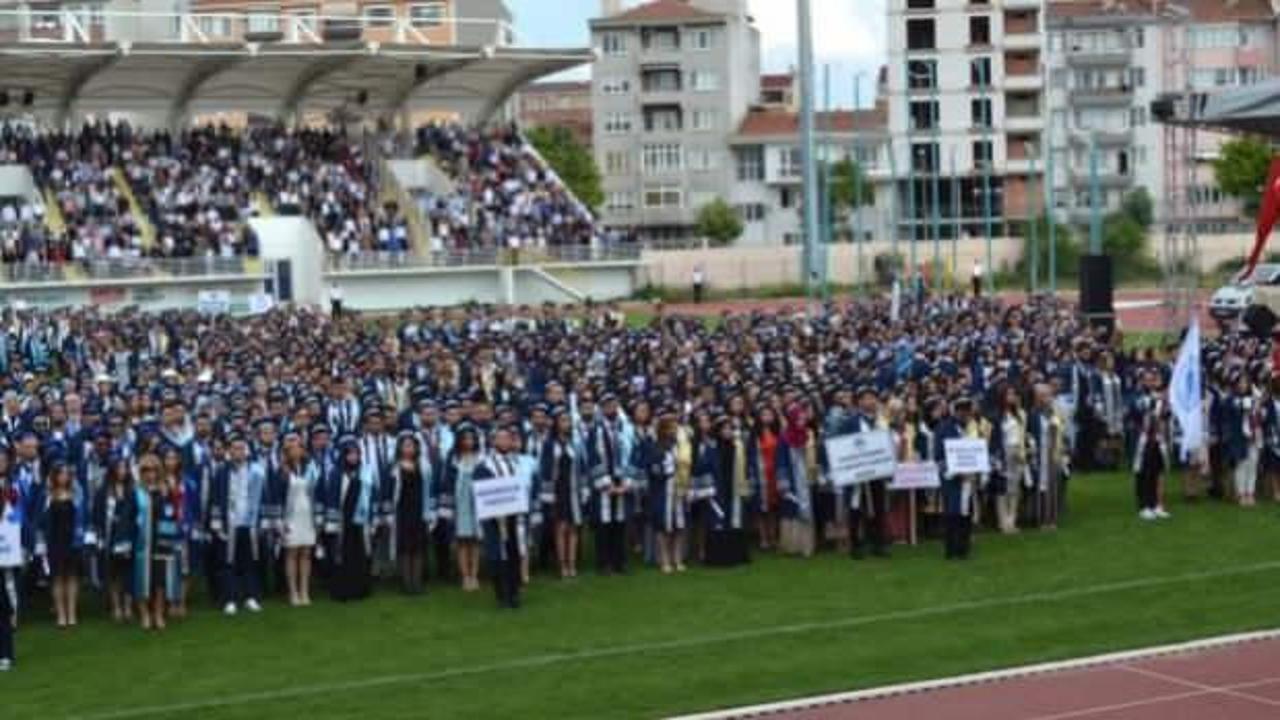 Kırklareli Üniversitesi7nde 4 bin 772 öğrencinin mezuniyet coşkusu