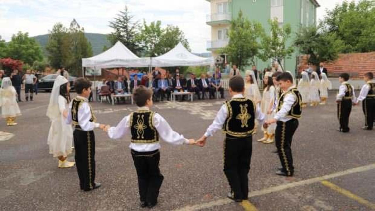 Ankara Valisi Şahin’den karne alan öğrencilere ziyaret