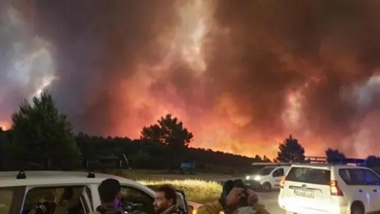 İspanya'da aşırı sıcaklar nedeniyle 30'dan farklı yerde orman yangını çıktı  - Haber 7 DÜNYA