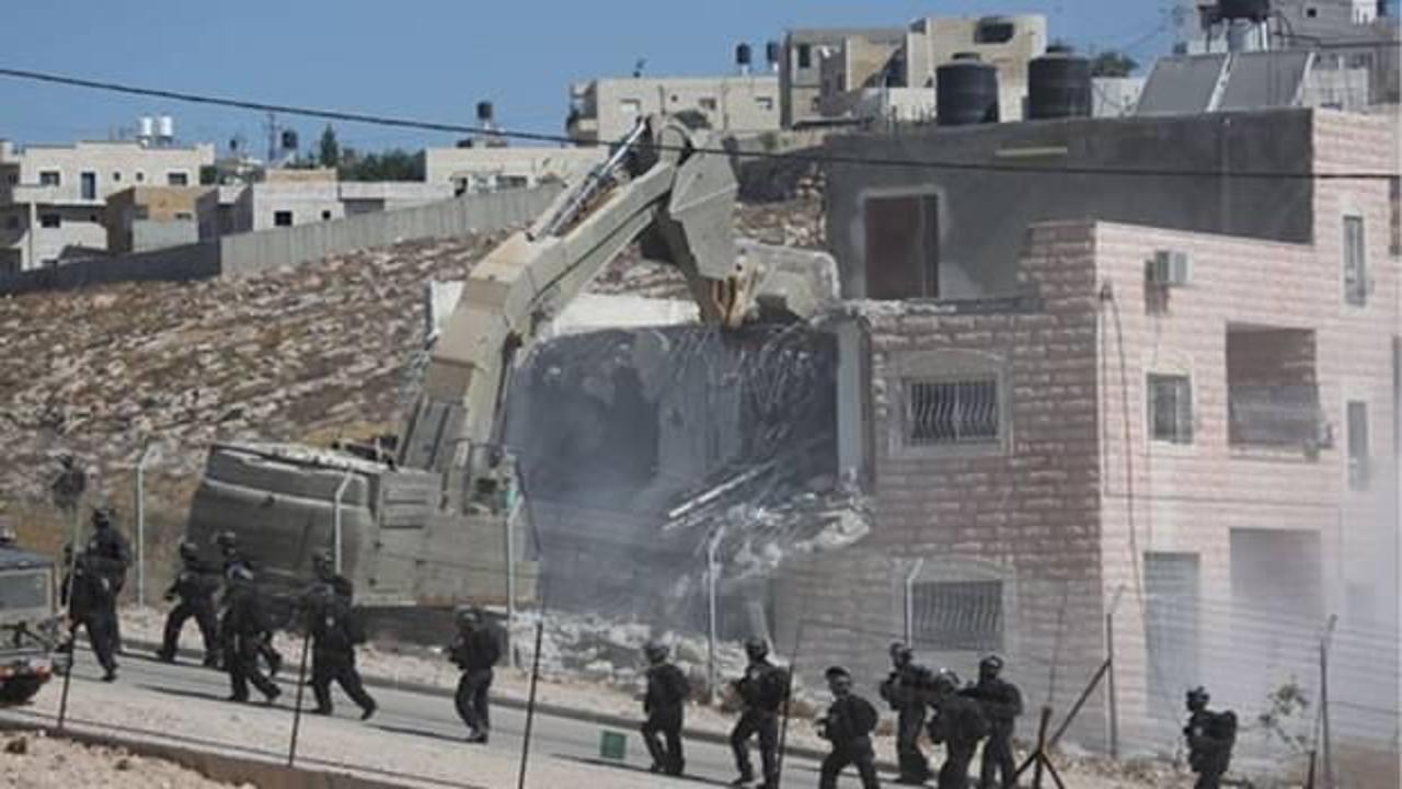 İsrail güçleri Doğu Kudüs'te Filistinlilere ait bir evi yıktı