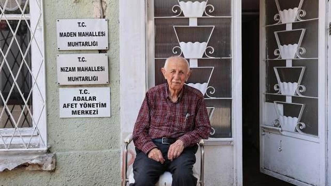 İstanbul'un en yaşlı muhtarı, mührü 28 yıldır görevinin başında