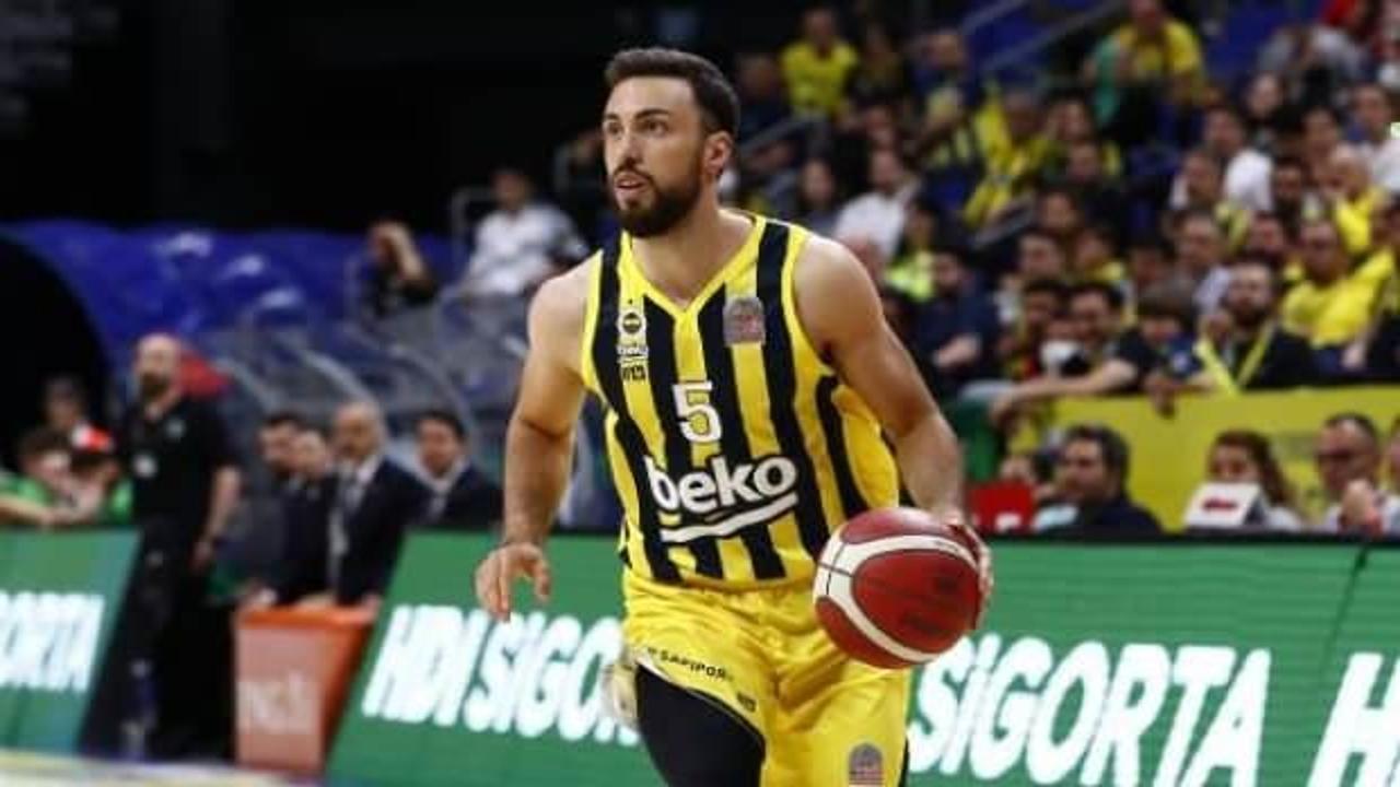 Fenerbahçe Beko, İsmet Akpınar'ın sözleşmesini uzattı