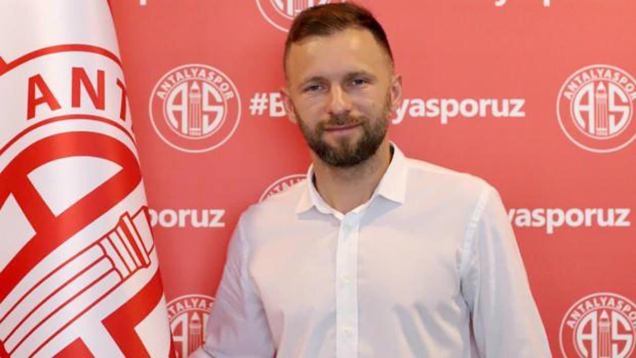  Hakan Özmert 1 yıl daha Antalyaspor’da