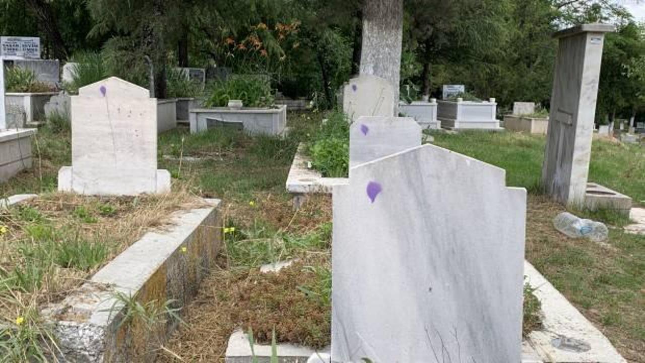 Odunpazarı Mezarlığı&rsquo;nda sprey boyayla bırakılan işaretler şaşkına &ccedil;evirdi