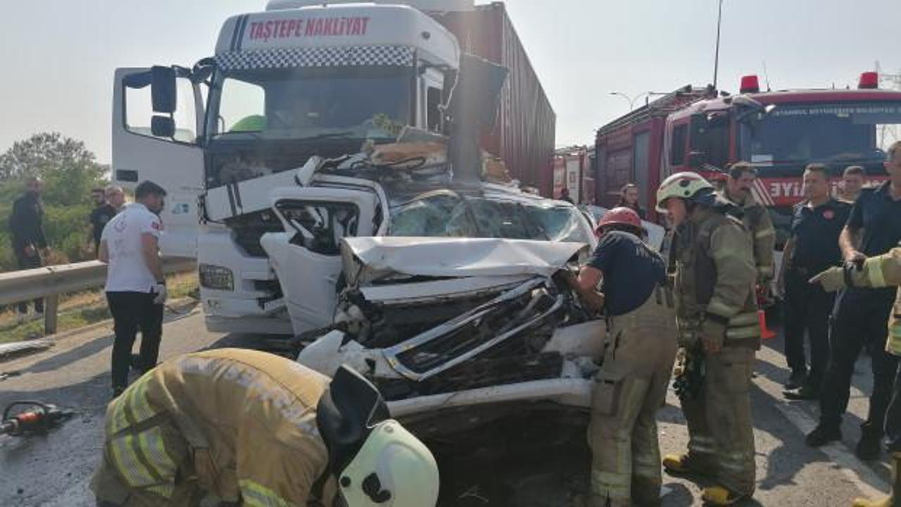 Silivri'de meydana gelen kazada 5 kişi yaralandı  