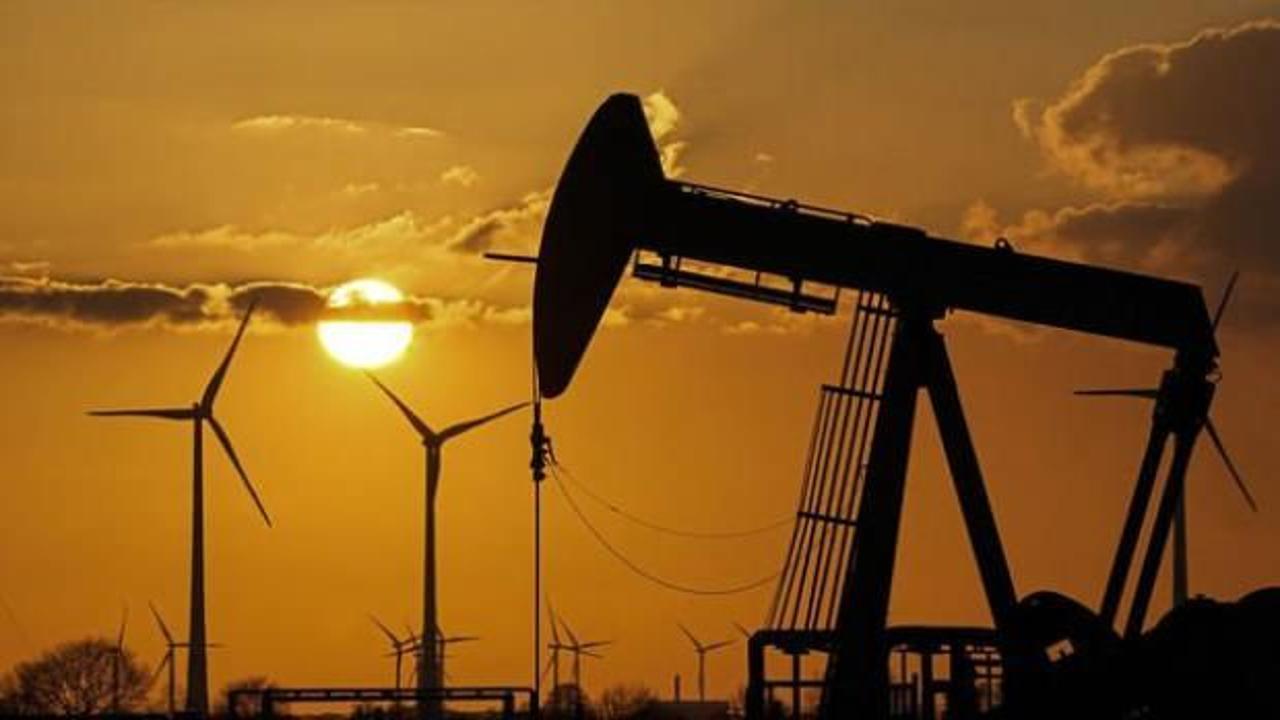 BAE'nin g&uuml;nl&uuml;k petrol &uuml;retimi 3 milyon varilin &uuml;zerine &ccedil;ıktı